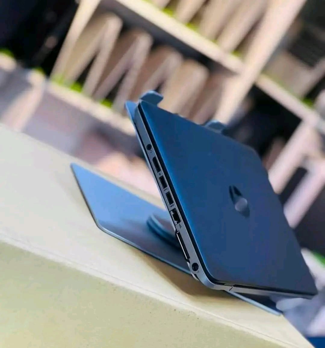 HP Elitebook 820 G2 – Image 3